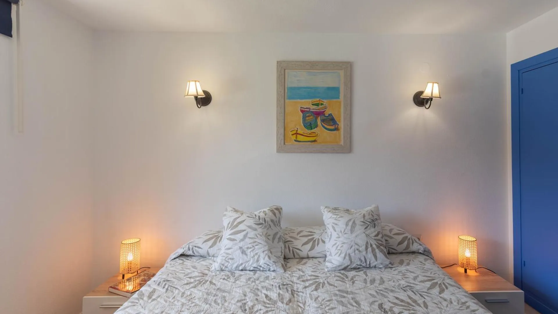 Cabopino Duplex, Swimming Pool, Beach 5Min Away, Chill Out Terrace And High-Speed Wifi Marbella Apartment