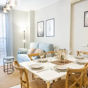 https://luxury-apartment-dos-aceras.hotelsinnerja.org